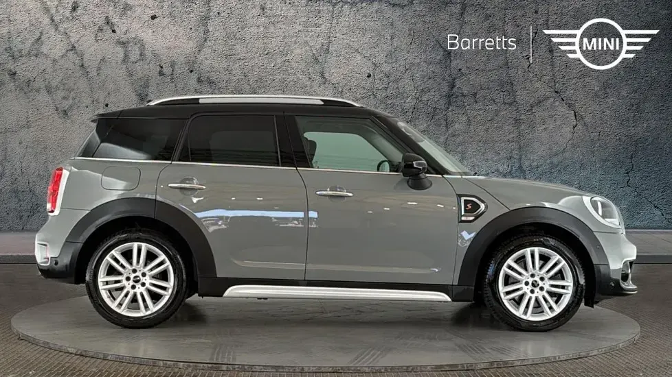 Usado Mini Cooper S Countryman Exclusive 189 HP (139 kW) 2019 Cinzento SUV
