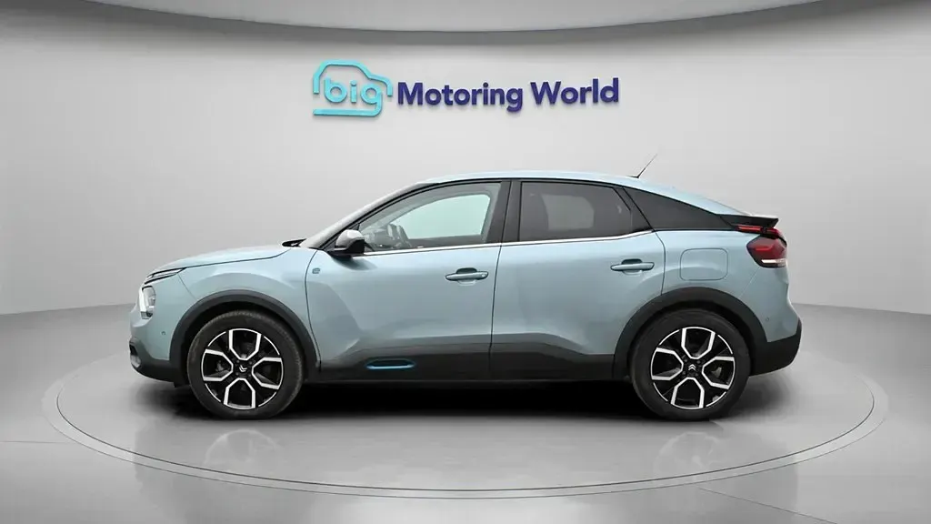 Second-hand Citroën e-C4 Shine 100 kW (136 CP) 2023 Hatchback