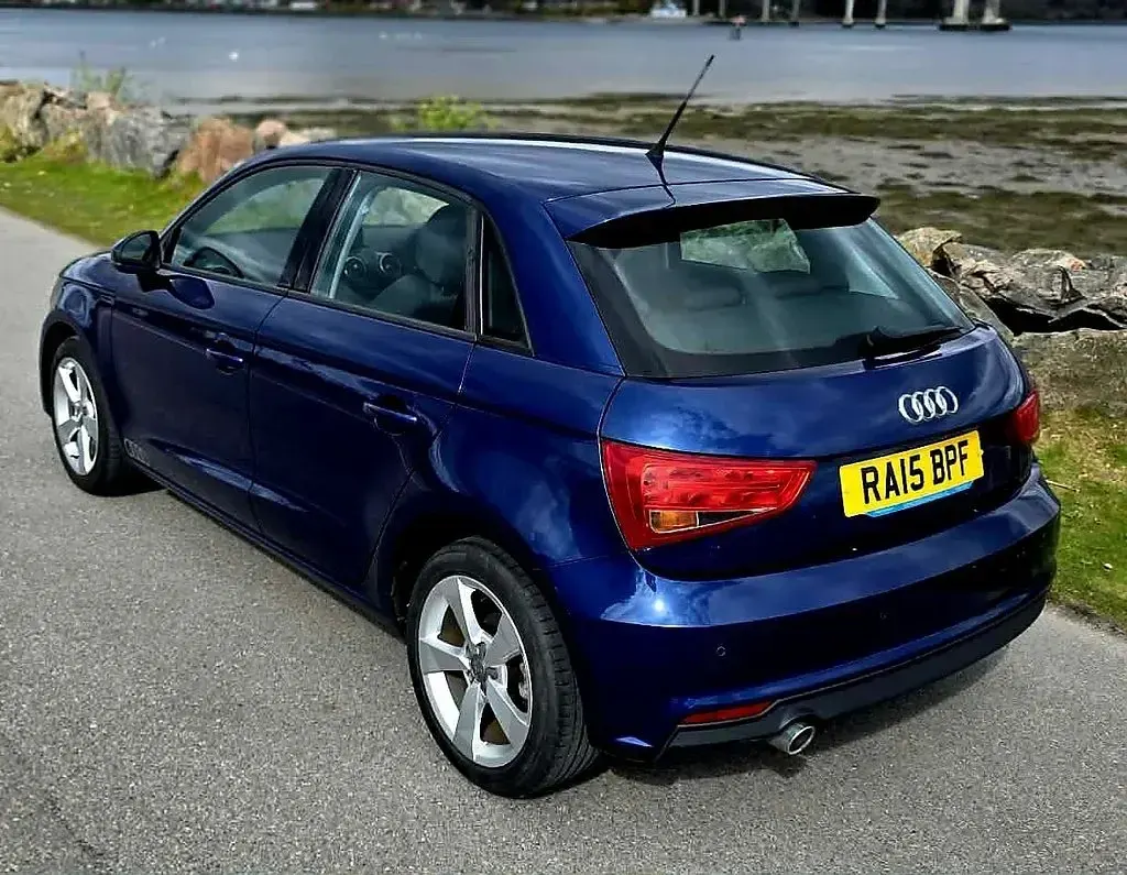 Used Audi A1 Sportback Sport 116 HP (85 kW) 2015 Blue Hatchback