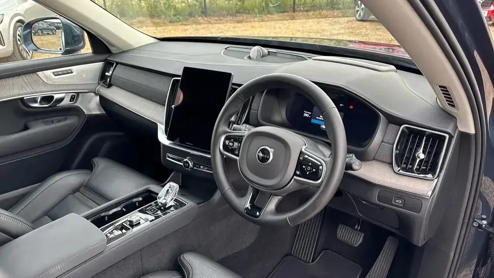 Used Volvo XC90 Ultra 250 HP (183 kW) 2025 Metallic  denim blue SUV