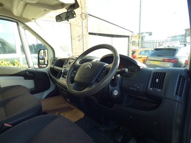 Usado Citroën Relay 130 HP (95 kW) 2015 Branco Van
