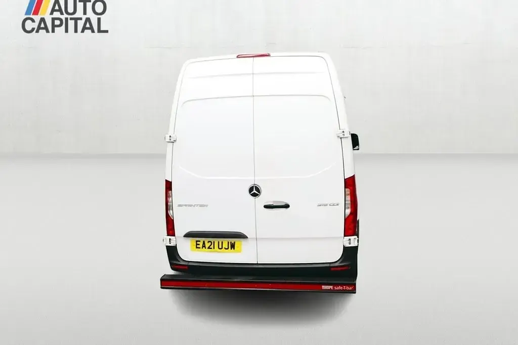 Used Mercedes Sprinter Progressive 150 HP (110 kW) 2021 White Van
