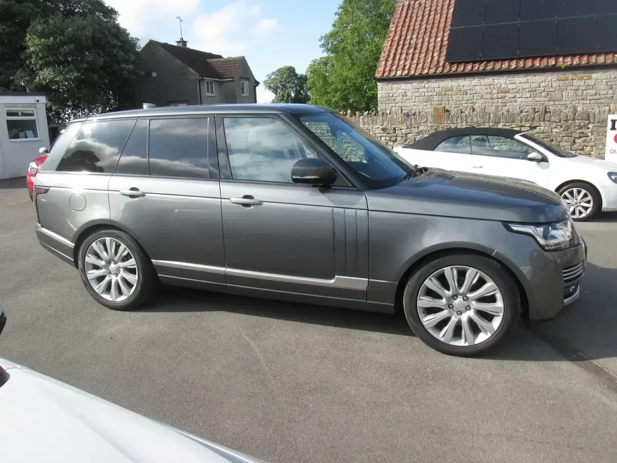 Used Land Rover Range Rover Vogue SE 306 HP (225 kW) 2017 Grey SUV
