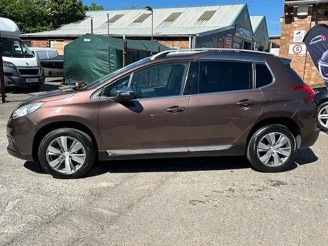 Begagnad Peugeot 2008 Allure 82 HK (60 kW) 2013 Brun SUV