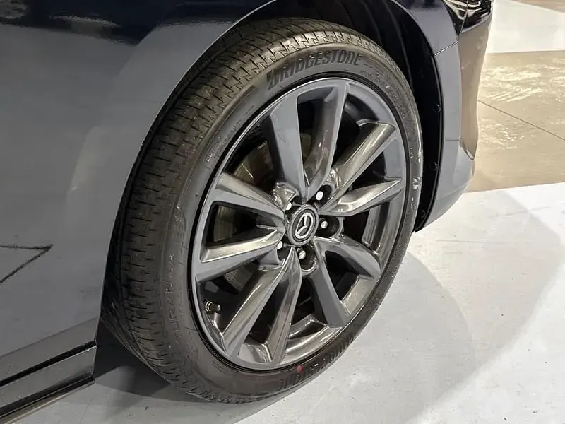 Begagnad Mazda 3 Exclusive-Line 186 HK (136 kW) 2025 Svart Halvkombi