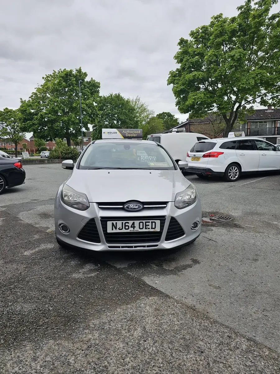 Usado Ford Focus Zetec 2014 Prateado Citadino