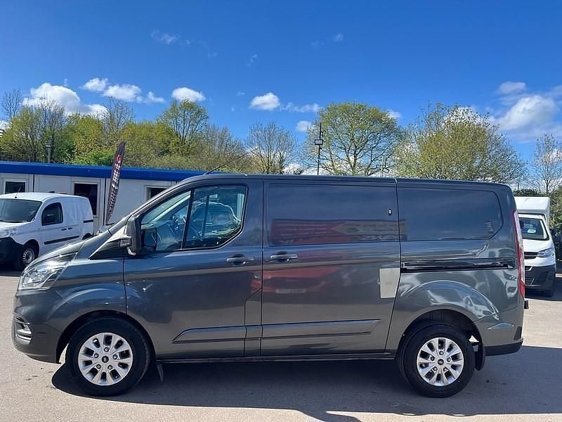 Begagnad Ford Transit Custom Limited 130 HK (95 kW) 2022 Grå Van