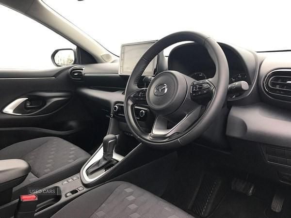 Ny Mazda 2 Exclusive-Line 2026 Svart Halvkombi