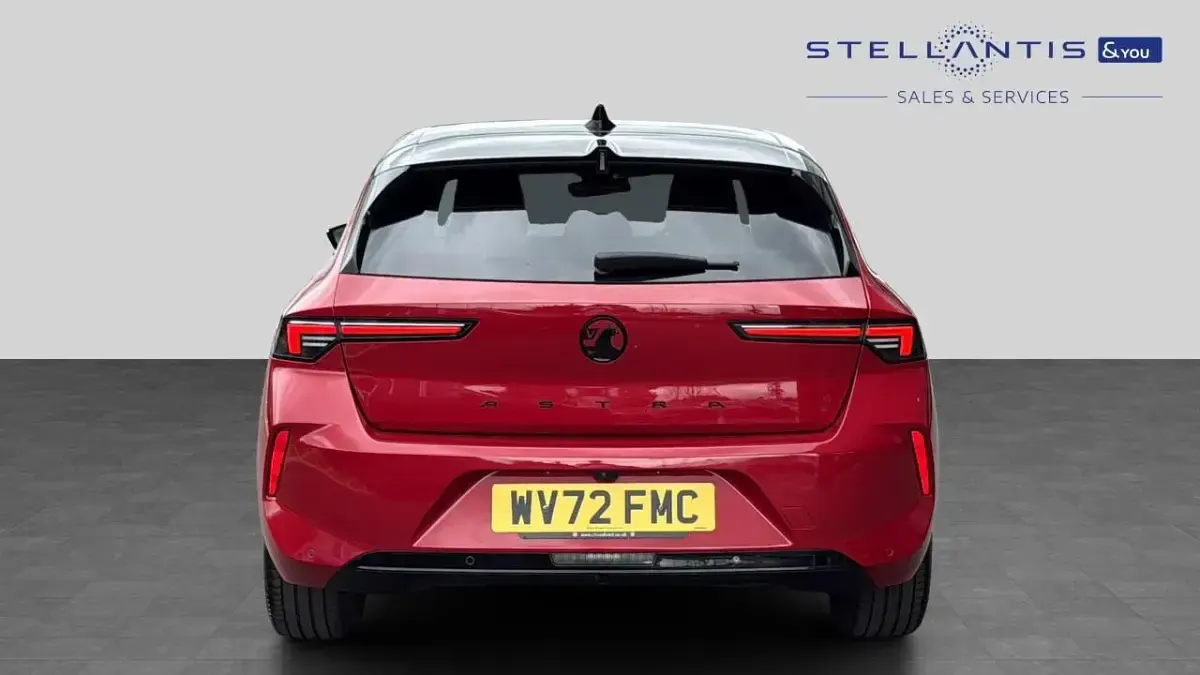 Used Vauxhall Astra GS Line 128 HP (94 kW) 2023 Red Hatchback