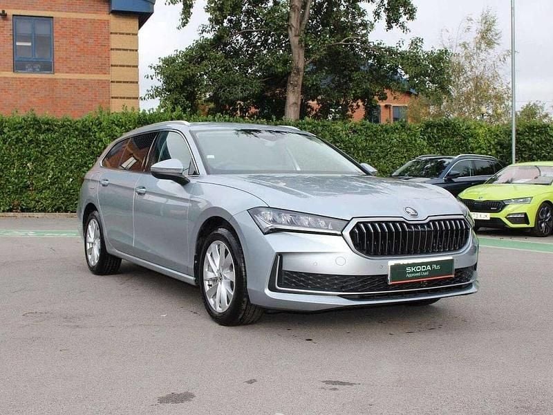 Pebble silver metallic Used 2024 Skoda Superb SE Technology Estate | £25,395 (Fair price) - Image 1/4