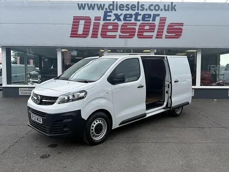 Used Vauxhall Vivaro 100 HP (73 kW) 2023 White MPV