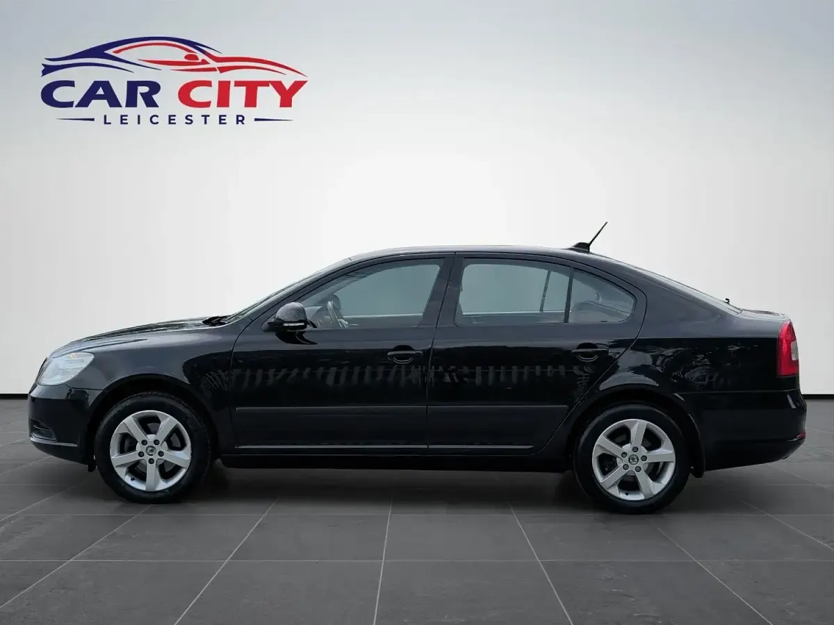 Used Skoda Octavia SE 170 HP (125 kW) 2011 Black Hatchback
