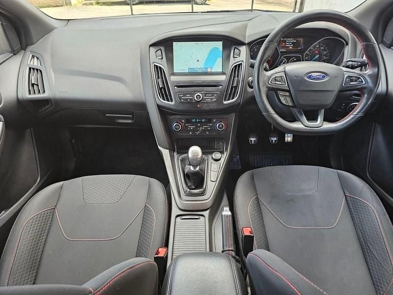 Used Ford Focus ST-Line X 140 HP (102 kW) 2017 Grey Hatchback