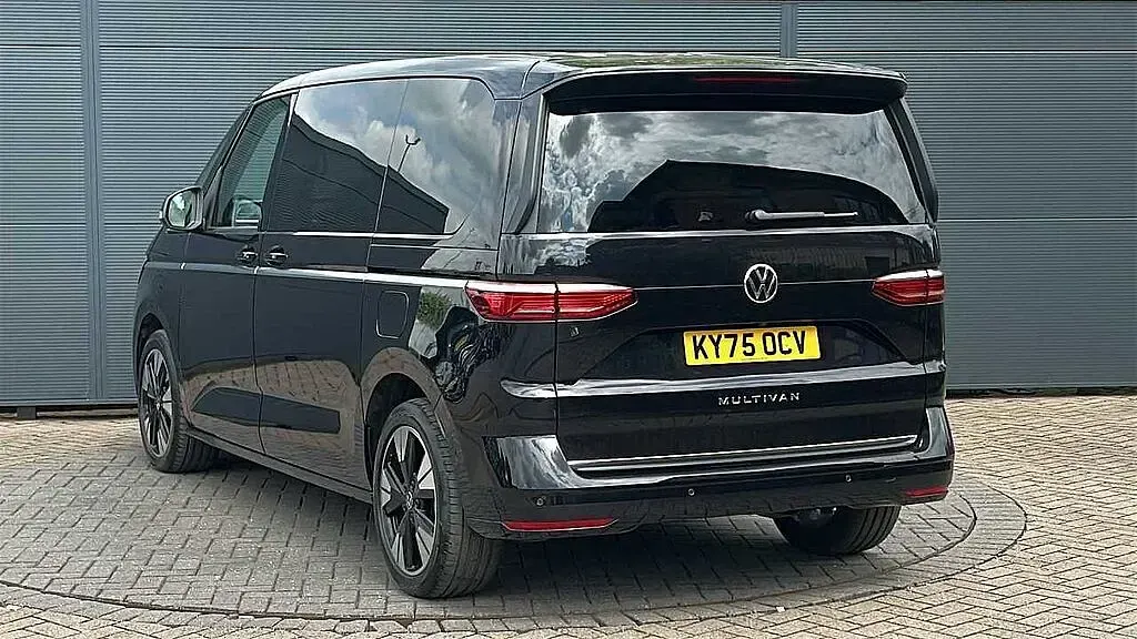 Used VW Multivan 150 HP (110 kW) 2025 MPV