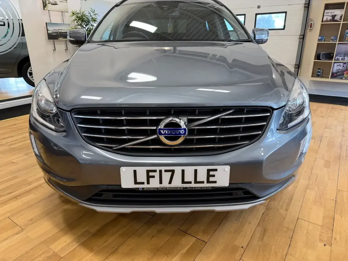 Usado Volvo XC60 SE 2017 Gris SUV
