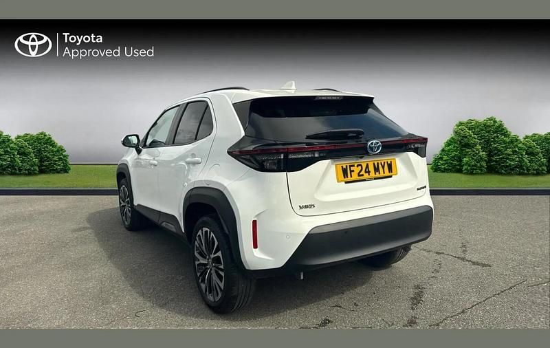 Used Toyota Yaris Cross 113 HP (83 kW) 2024 White SUV