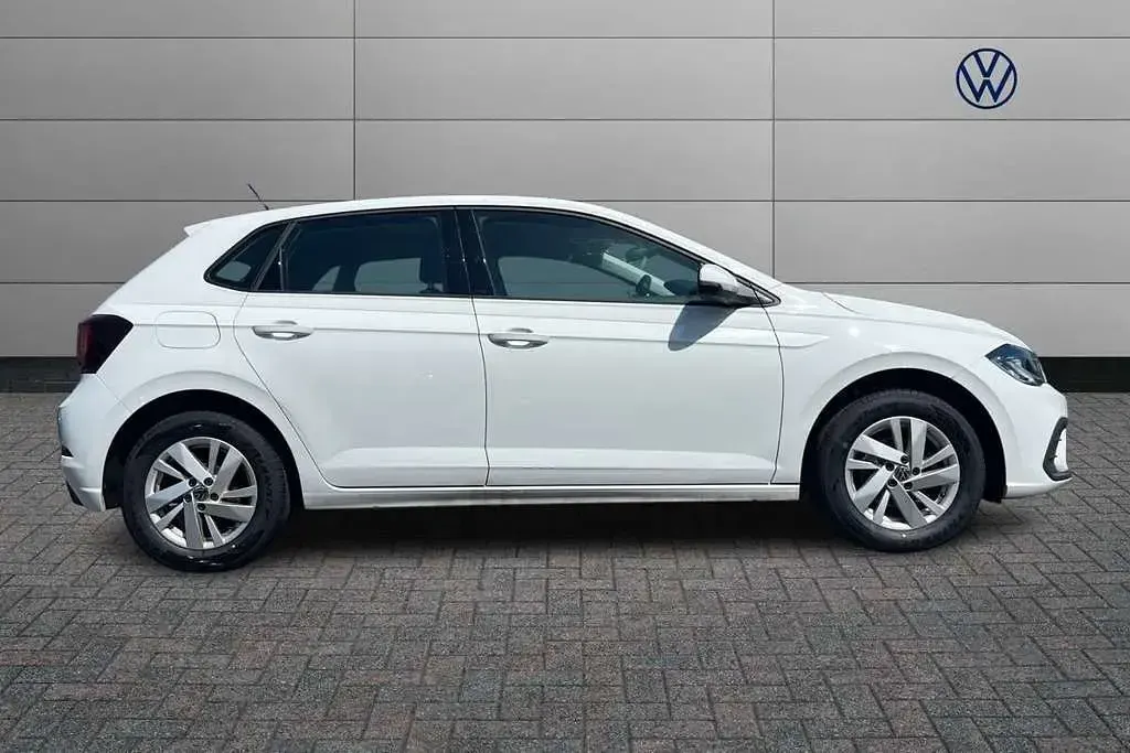 Used VW Polo Life 80 HP (58 kW) 2022 White Hatchback