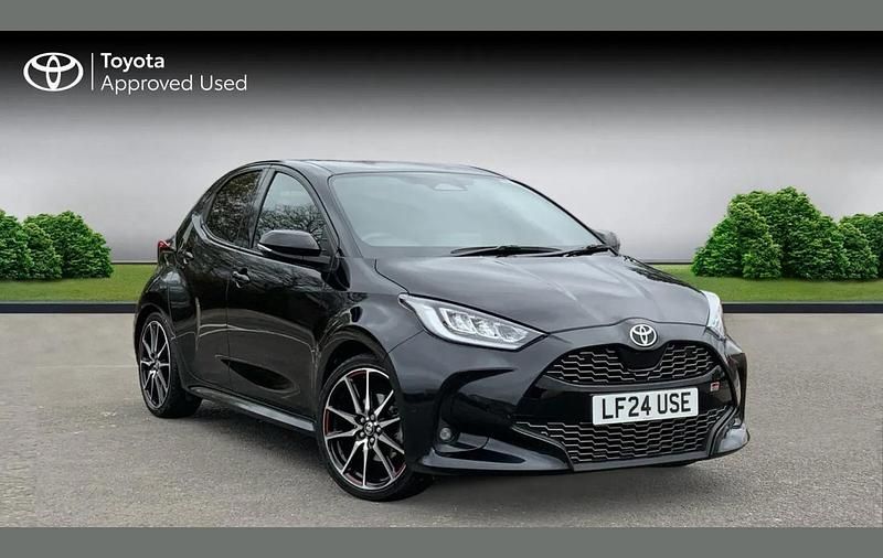 Used Toyota Yaris Hybrid Sport 130 HP (95 kW) 2024 Eclipse black Hatchback
