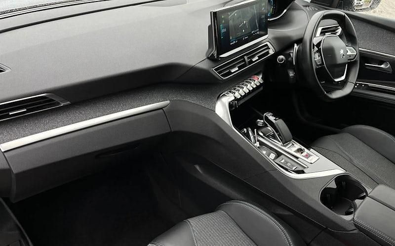 Used Peugeot 3008 Allure+ 226 HP (166 kW) 2022 Grey SUV