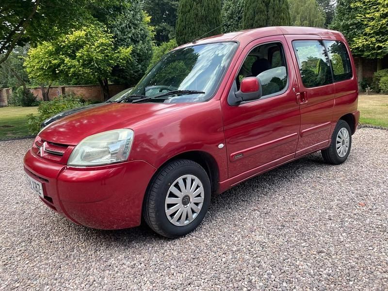 Red Used 2004 Citroën Berlingo MPV | £650 (Good price) - Image 1/4