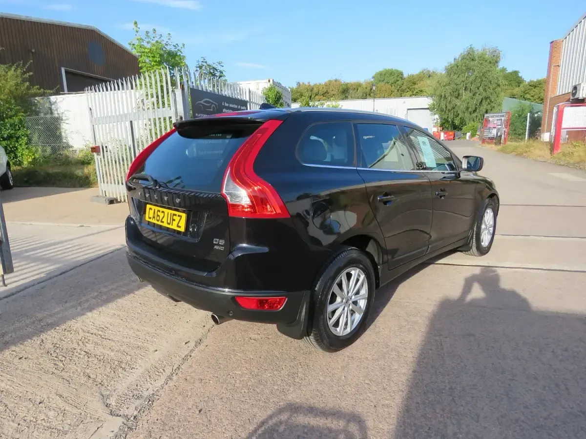 Used Volvo XC60 SE Lux 212 HP (155 kW) 2012 Black SUV