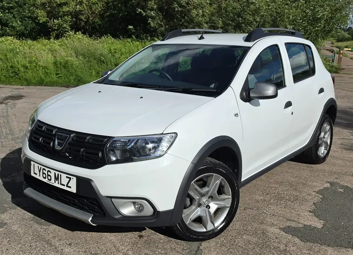 Used Dacia Sandero Ambiance 2017 White Hatchback