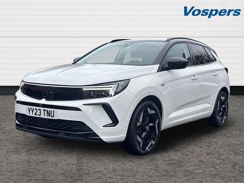 Used Vauxhall Grandland X GSe 300 HP (220 kW) 2023 White SUV