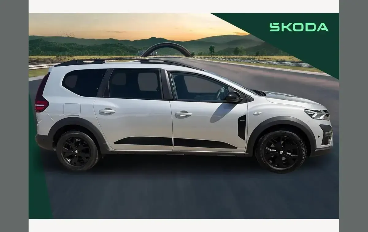 Used Dacia Jogger Extreme 110 HP (80 kW) 2022 Moonstone grey MPV