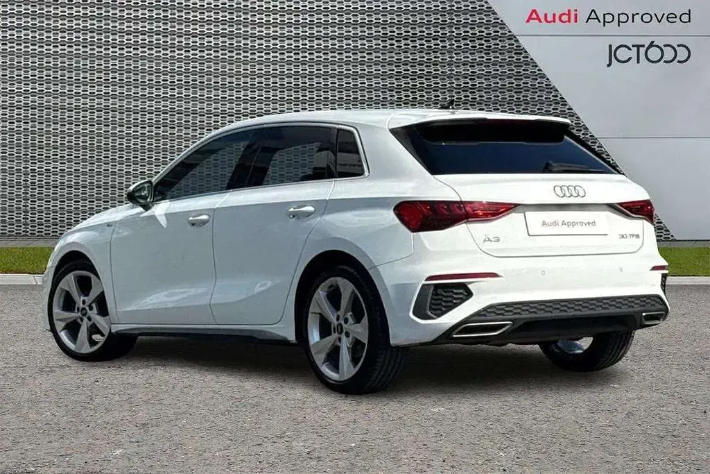 Used Audi A3 S-Line 108 HP (79 kW) 2023 White Sedan