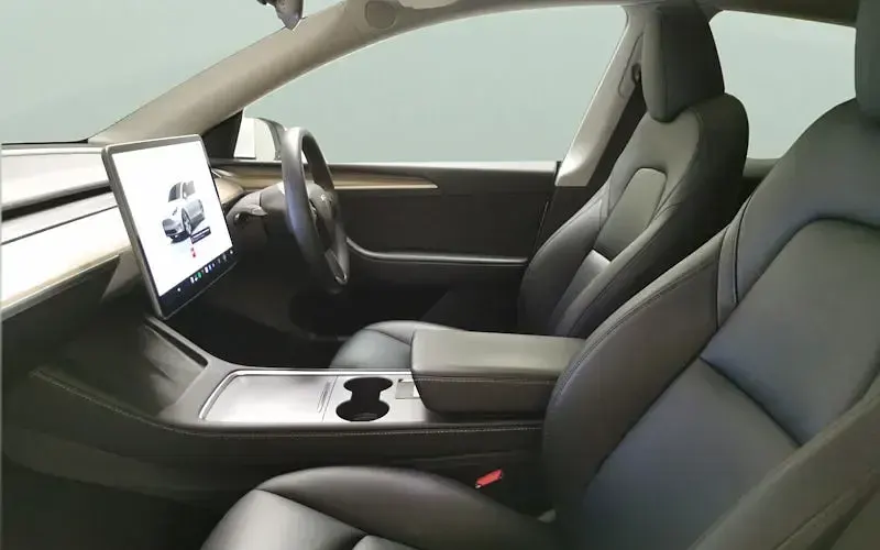 Used Tesla Model Y Long Range AWD 286 kW (389 HP) 2025 SUV
