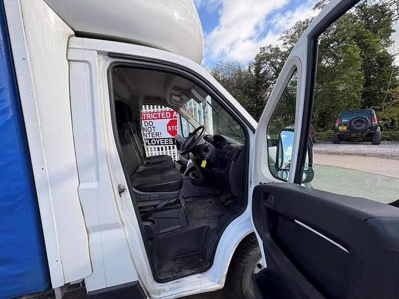 Used Peugeot Boxer 140 HP (102 kW) 2023 White Van