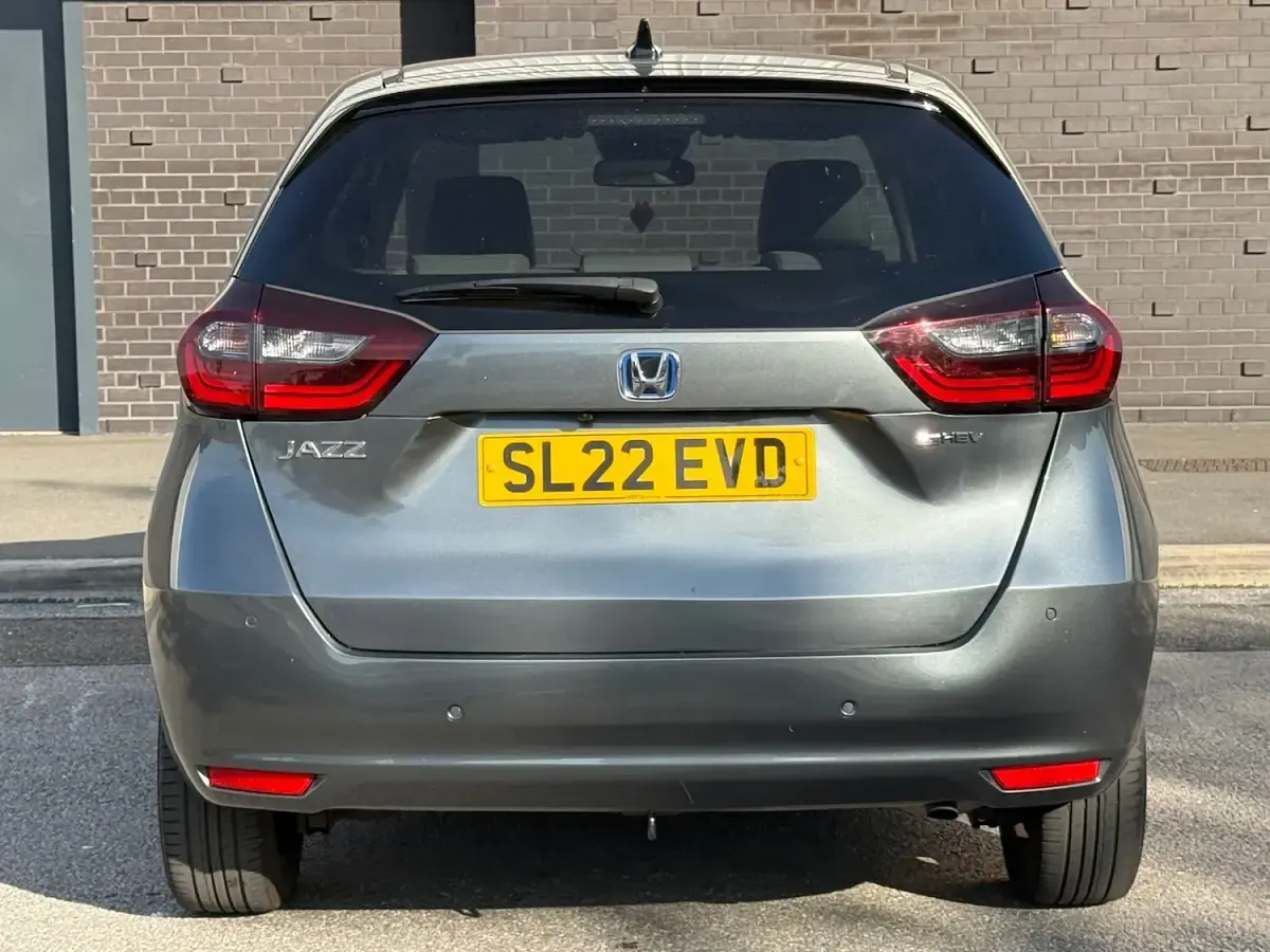 Used Honda Jazz Hybrid 109 HP (80 kW) 2022 Grey Hatchback