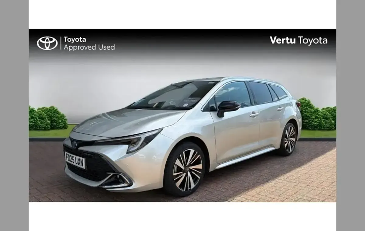 Used Toyota Corolla Design 140 HP (102 kW) 2025 Silver Estate