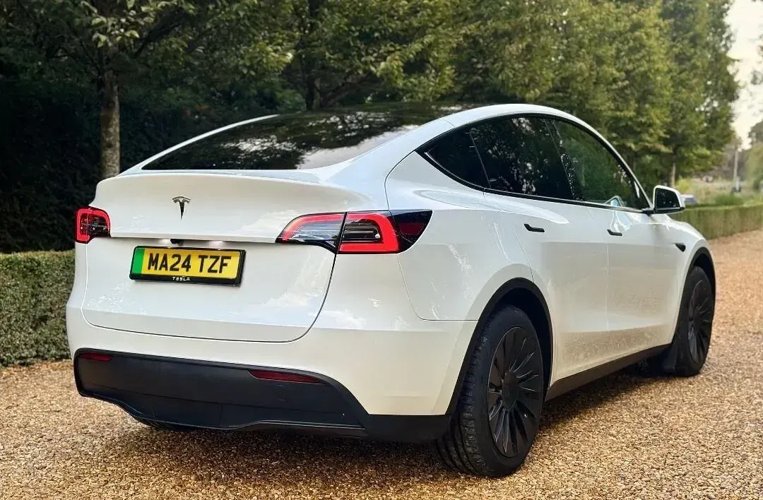 Usado Tesla Model Y RWD 219 kW (299 HP) 2024 Branco SUV
