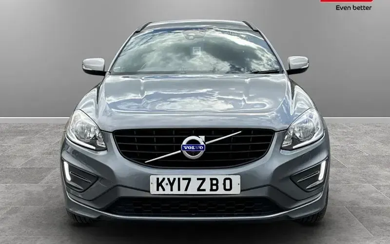 Used Volvo XC60 R-Design 220 HP (161 kW) 2017 SUV