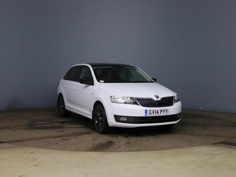 White Used 2014 Skoda Rapid Hatchback | £3,290 (Fair price) - Image 1/4