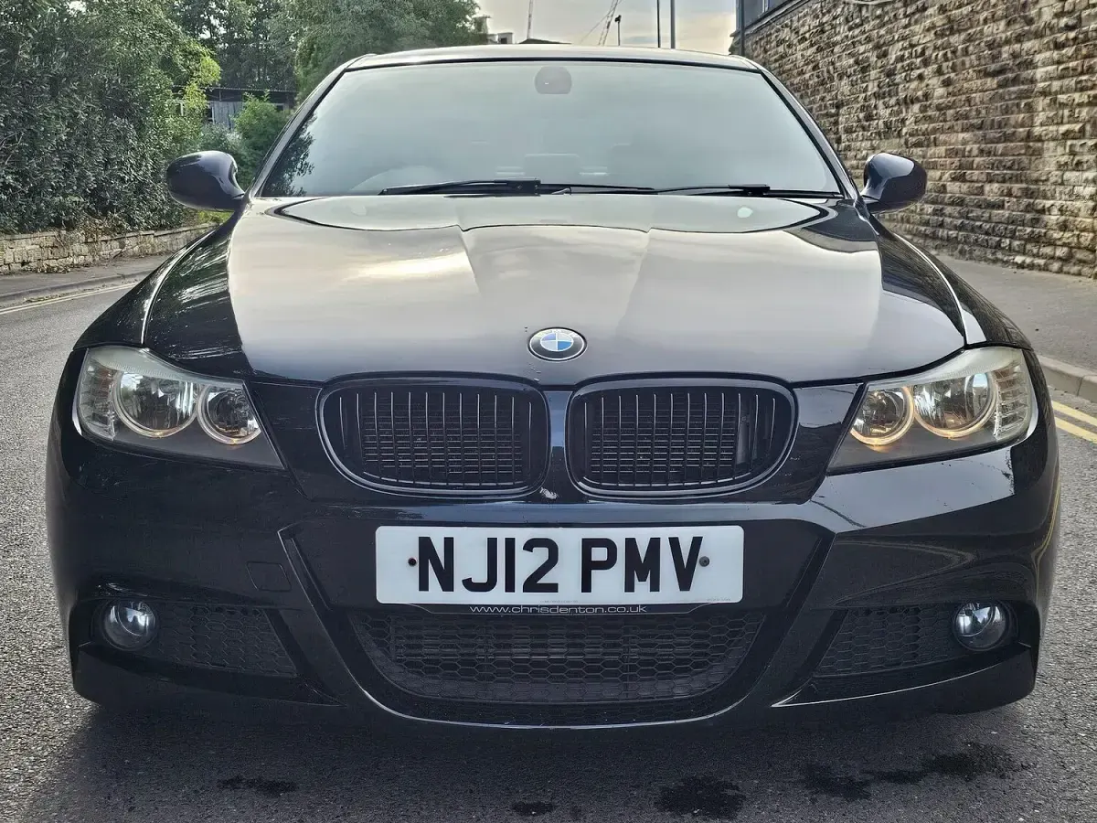 Used BMW 318 Sport Line 143 HP (105 kW) 2012 Black Sedan