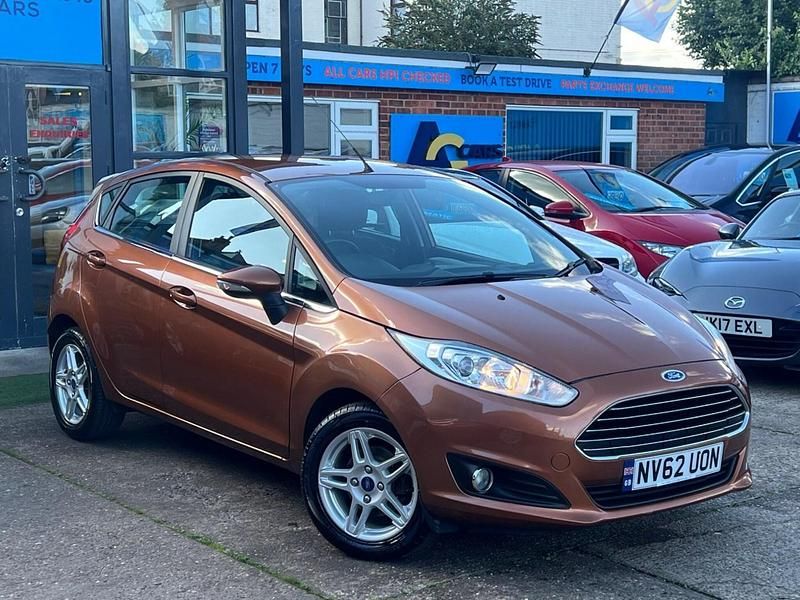 Orange Used 2013 Ford Fiesta Zetec Hatchback | £5,480 (Fair price) - Image 1/4