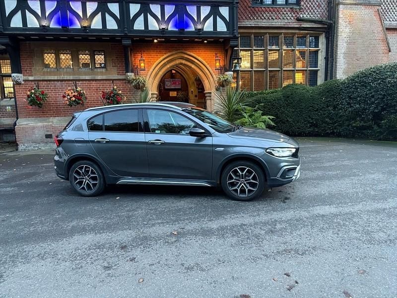 Used Fiat Tipo Cross 99 HP (72 kW) 2021 Grey Hatchback