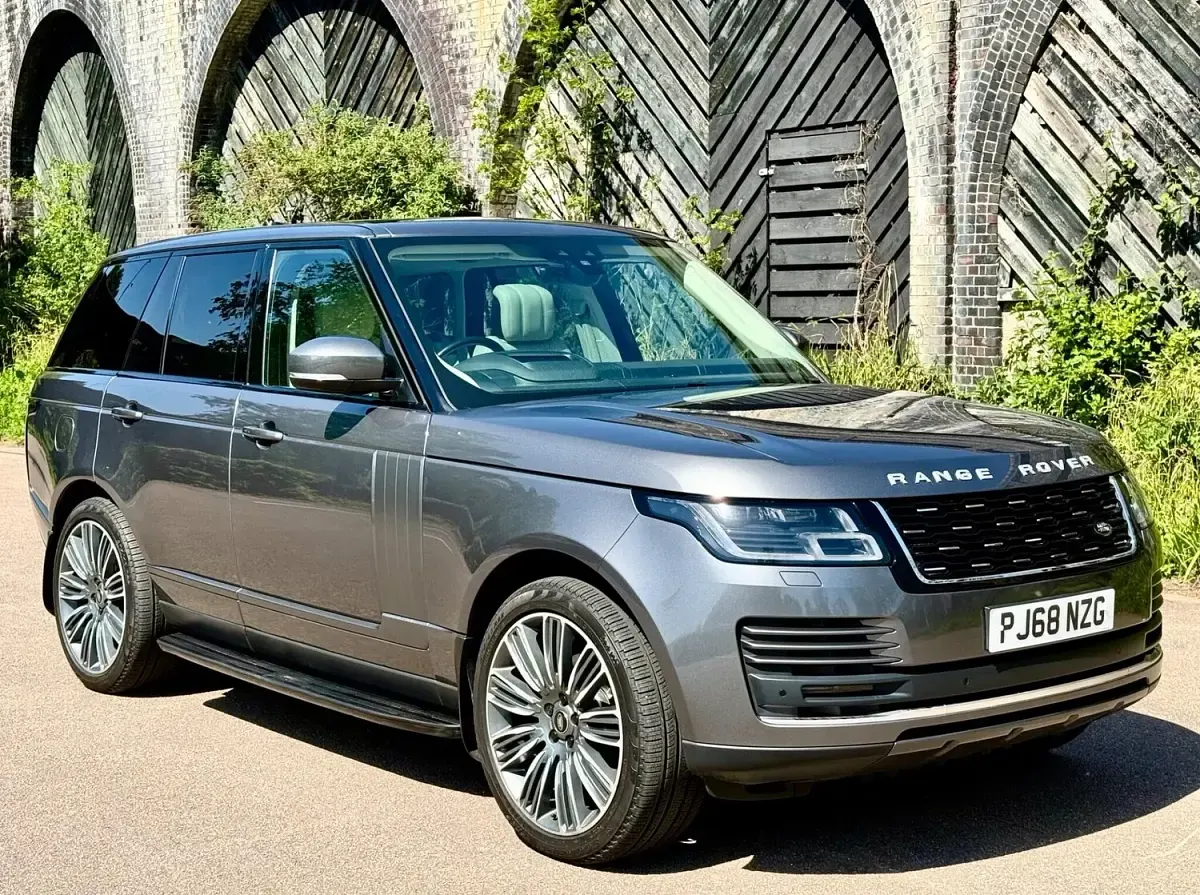 Used Land Rover Range Rover Vogue 275 HP (202 kW) 2018 Grey SUV