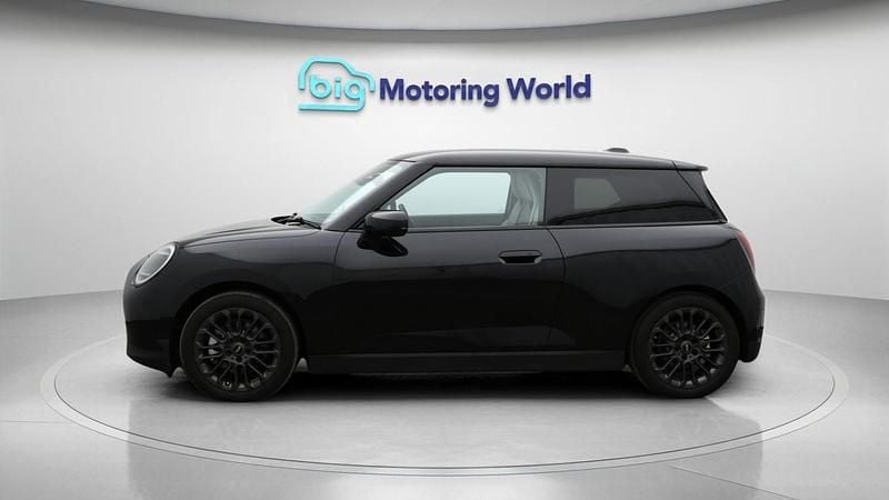Used Mini Cooper SE Exclusive 2025 Black Hatchback