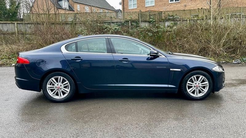 Used Jaguar XF Luxury 163 HP (119 kW) 2014 Blue Sedan