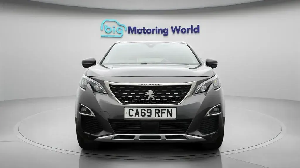 Używany Peugeot 5008 Premium 130 KM (95 kW) 2019 Szary SUV