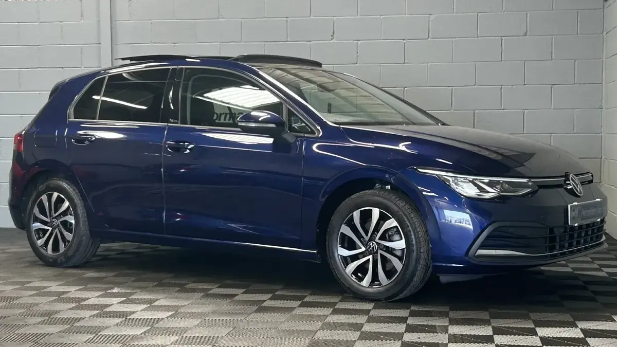 Usado VW Golf VIII Active 150 CV (110 kW) 2022 Azul Utilitario