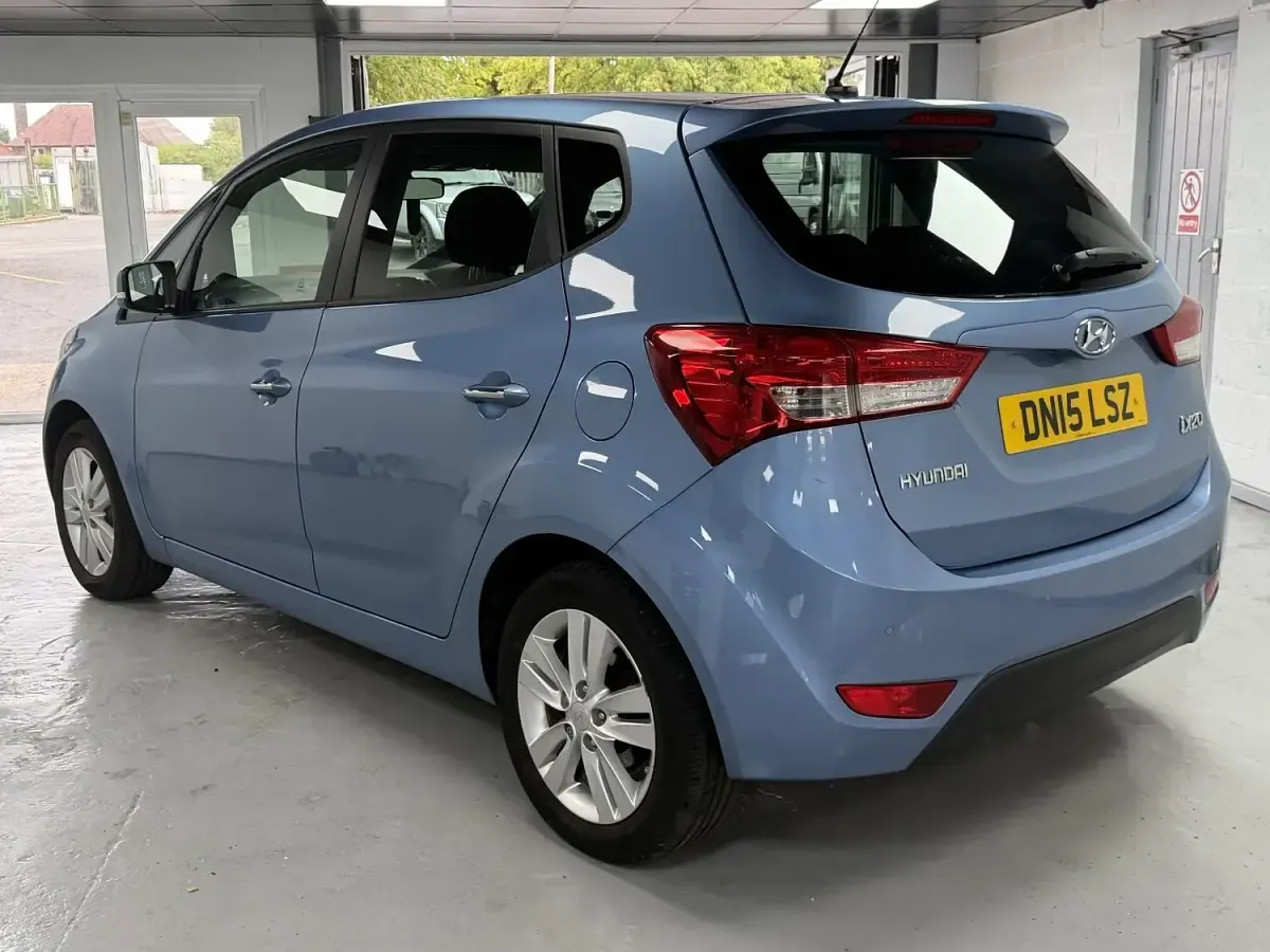 Used Hyundai ix20 Style 125 HP (91 kW) 2015 Blue Hatchback