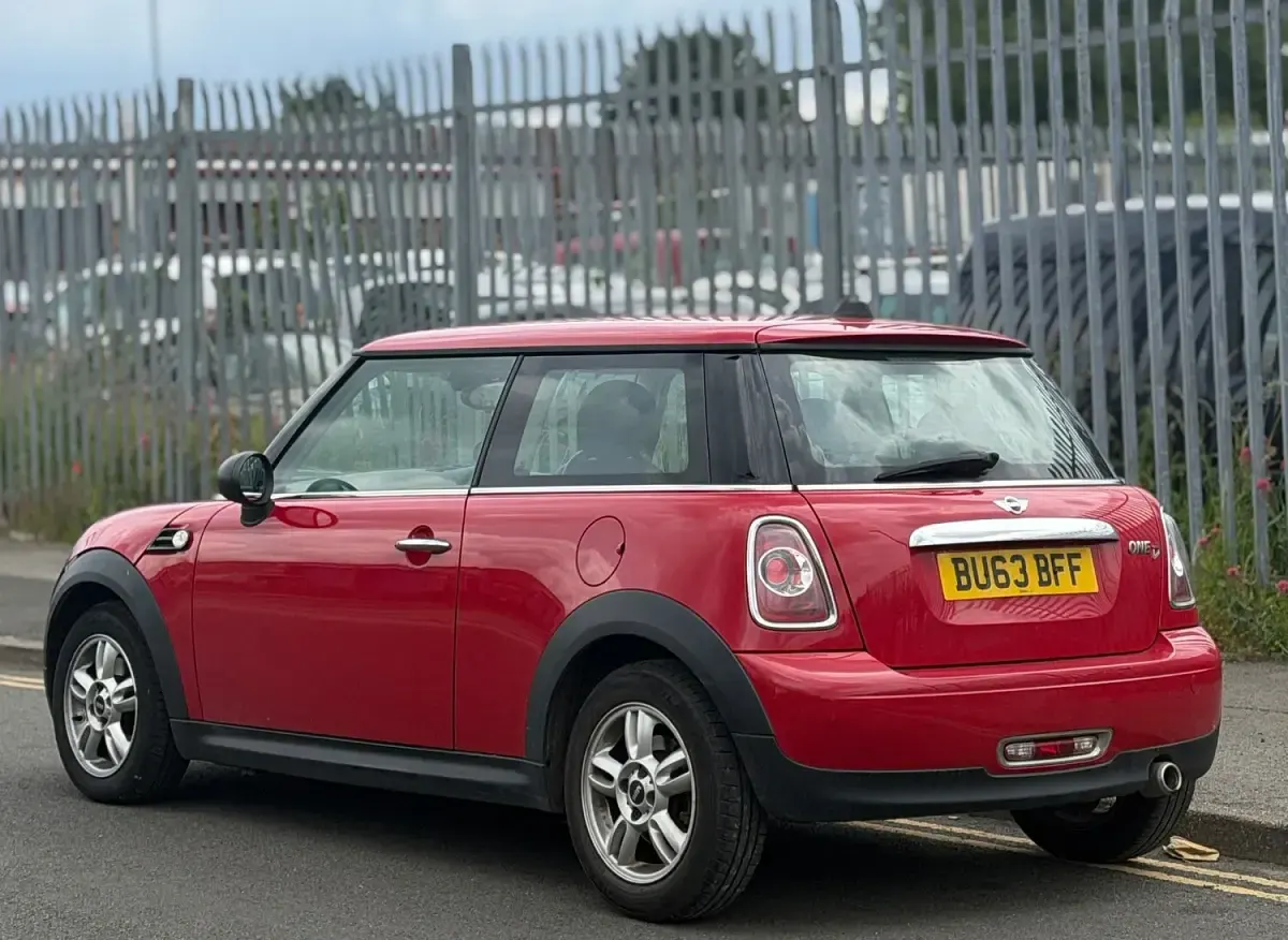 Used Mini One D Hatch 90 HP (66 kW) 2013 Red Hatchback