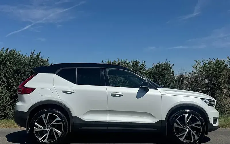 Used Volvo XC40 R-Design Pro 190 HP (139 kW) 2019 Crystal whte SUV