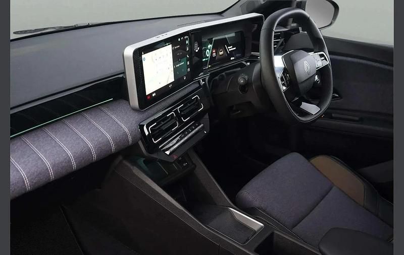 Used Renault R5 Komfort 110 kW (150 HP) 2025 Other Hatchback