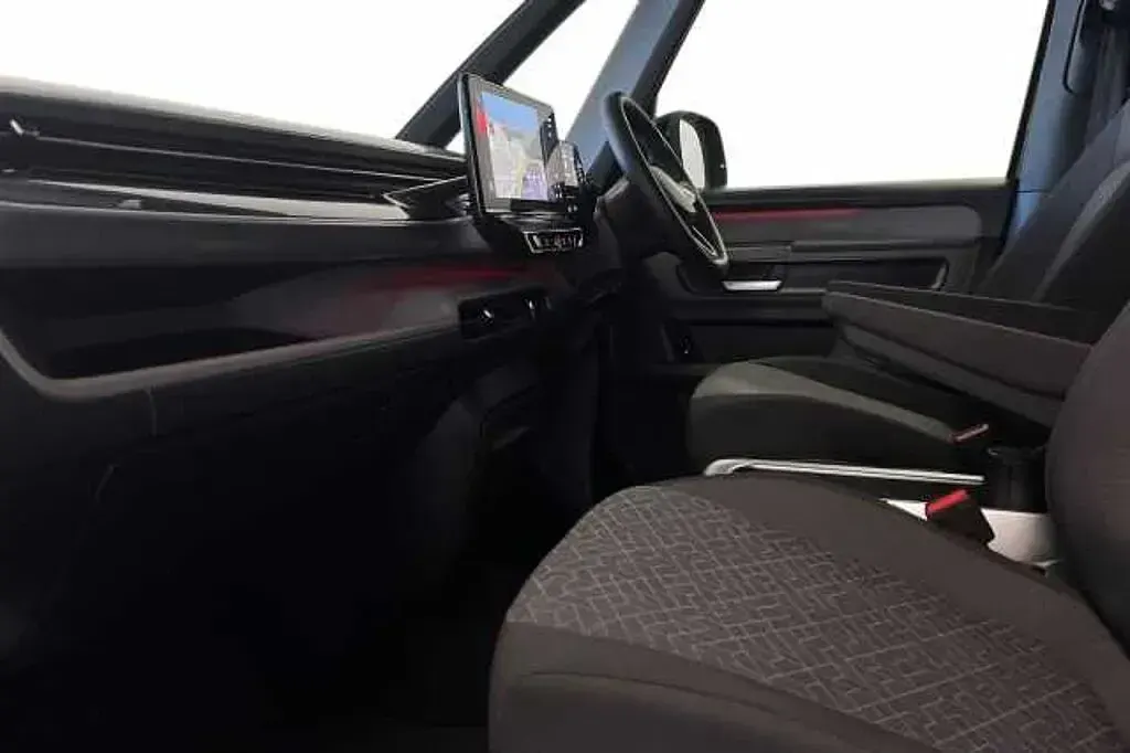 Usado VW ID. Buzz Pro 150 kW (204 CV) 2024 Negro Monovolumen