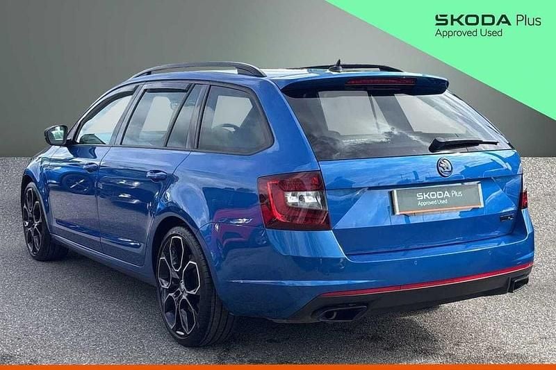 Used Skoda Octavia vRS 180 HP (132 kW) 2019 Race blue metallic Estate
